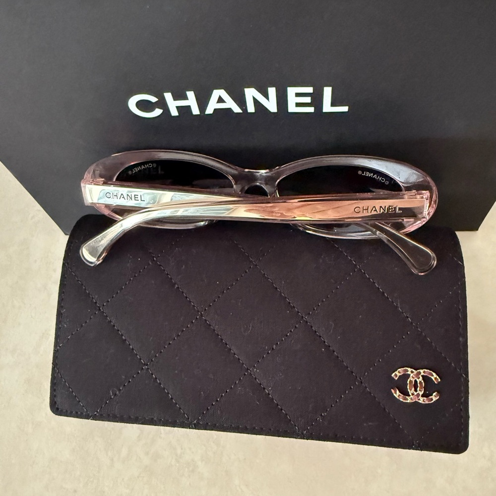 🔥Chanel Pink Sunglasses A25 🔥 - Picture 4 of 7